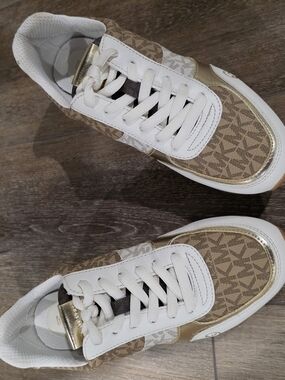 Michael Kors Tan, White & Gold Logo Low-Top Sneakers